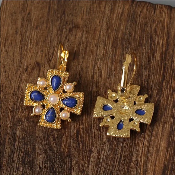 Bright golden square cross w/ navy stones & cream beads. 1” by 1”. NIP  classy - Picture 5 of 8